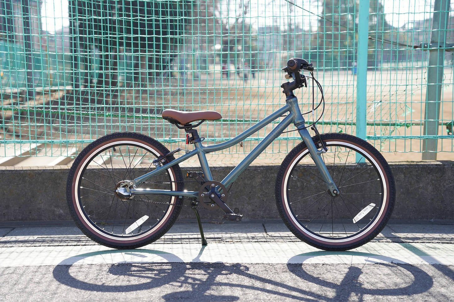 子供自転車 wimo kids 20 (Kale / ケール)| 6-9才 | 110-145cm | 8.35kg |内装3段変速 - wimo online store - オシャレ電動自転車 - 最軽量級子供自転車