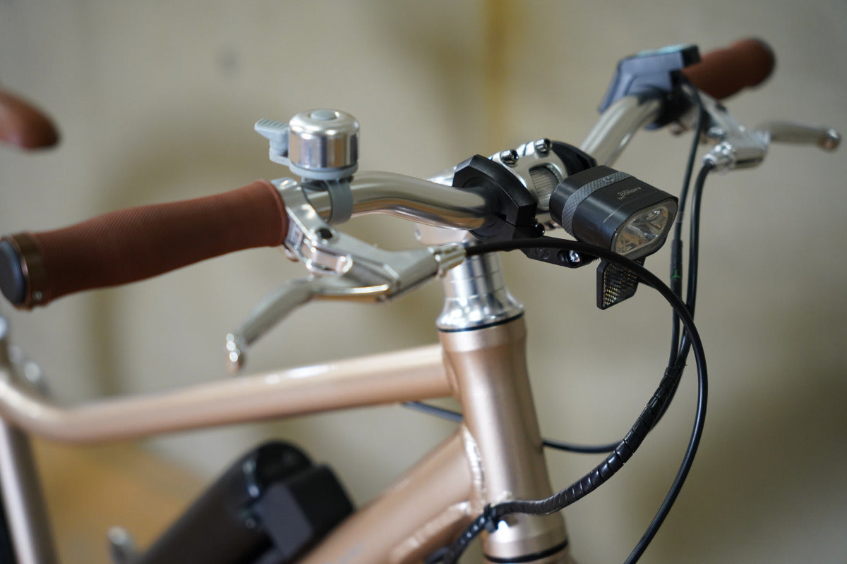 URBAN BELT 650｜街乗りにちょうどいい電動クロスバイク（Bronze